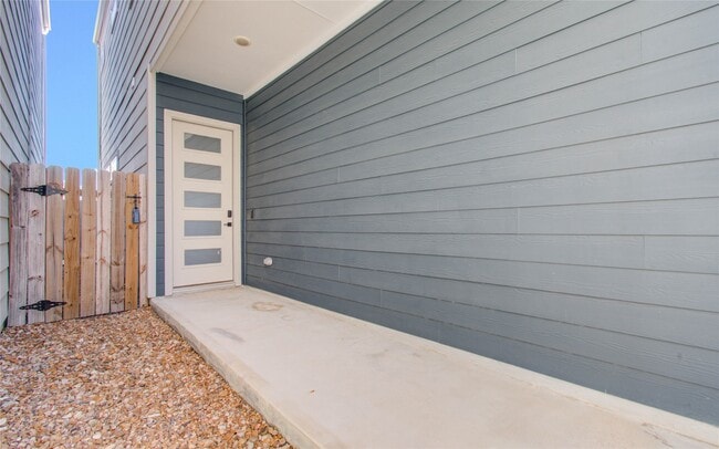 Photo - 2054 Johanna Crk Dr