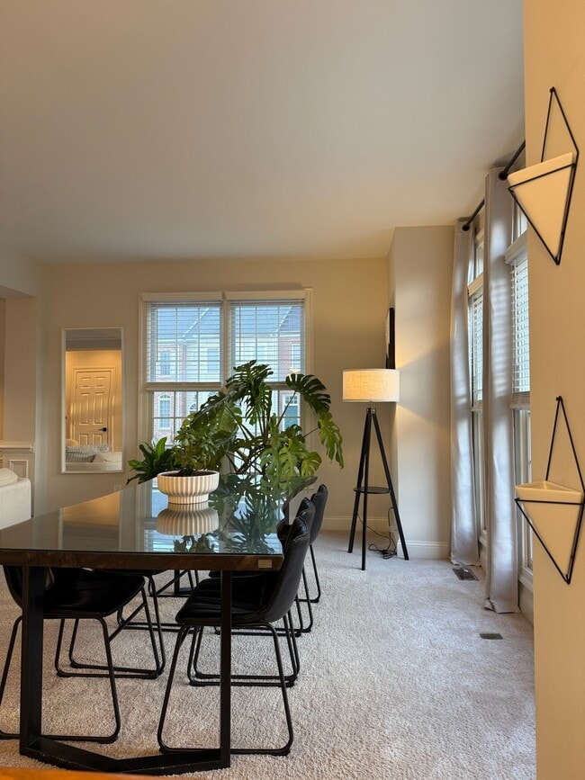 Photo - 6933 Stanwick Square