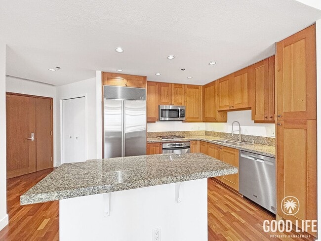 Photo - Sophisticated 1BD/2BA Condo in Marina District with City & Bay Views, Office & Resort-Style Ameni... Unit 1306