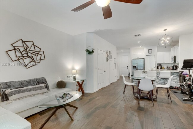 Photo - 355 SE 1st Dr