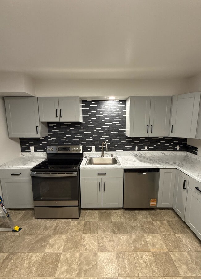 Building Photo - Humphrey St