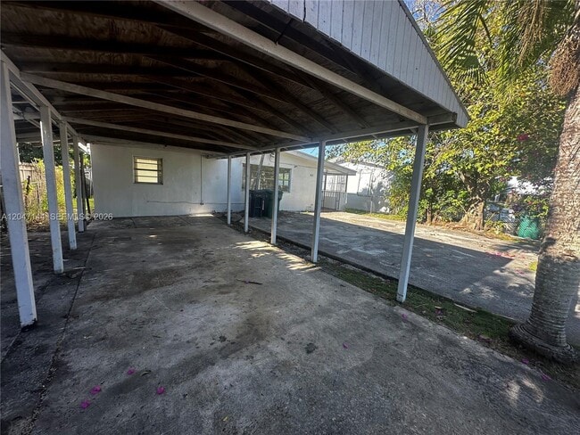 Photo - 821 SW 2nd St
