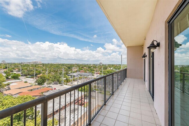 Photo - 1690 SW 27th Ave Unit 908