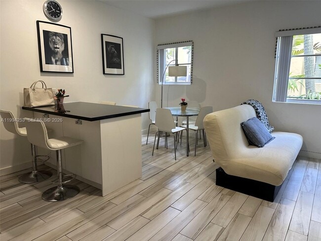 Building Photo - 1560 Meridian Ave Unit 103