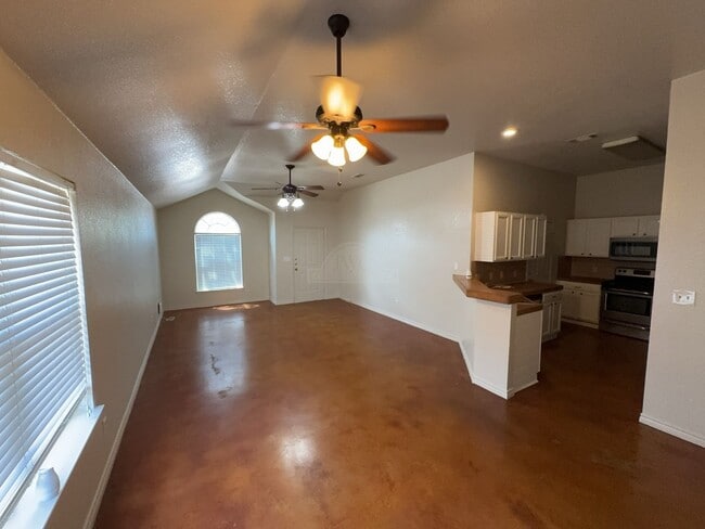 2105 Charleston Ct Unidad 2105 Charleston Ct Unit B