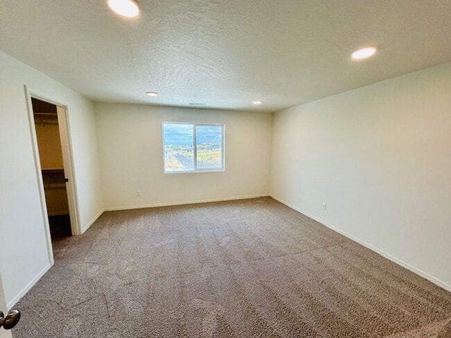 Photo - 3687 S Roosevelt Pl