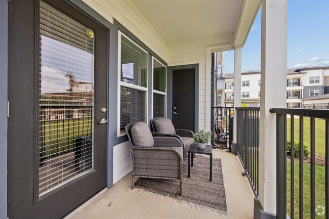 2BR, 2BA - 1,196SF - Patio