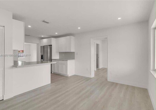 Photo - 1380 SW 8th St