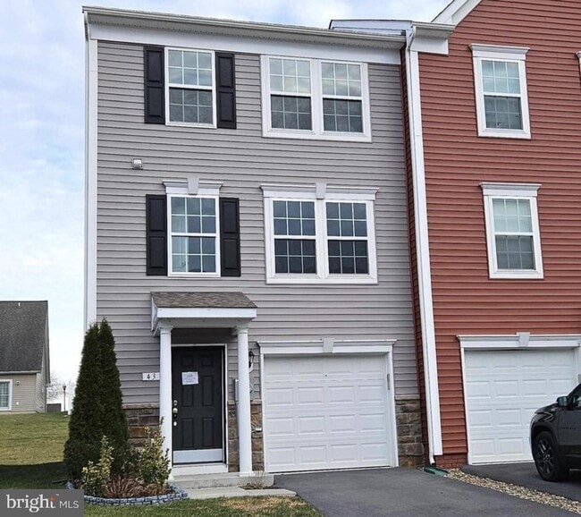 Photo - 43 Cecily Way Townhome