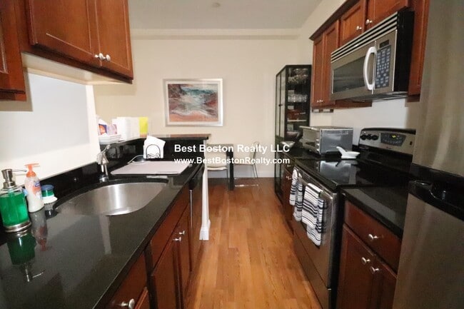 Building Photo - 50 Craigie St Unit 5