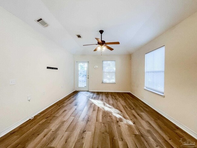 Photo - 5853 Bilek Dr