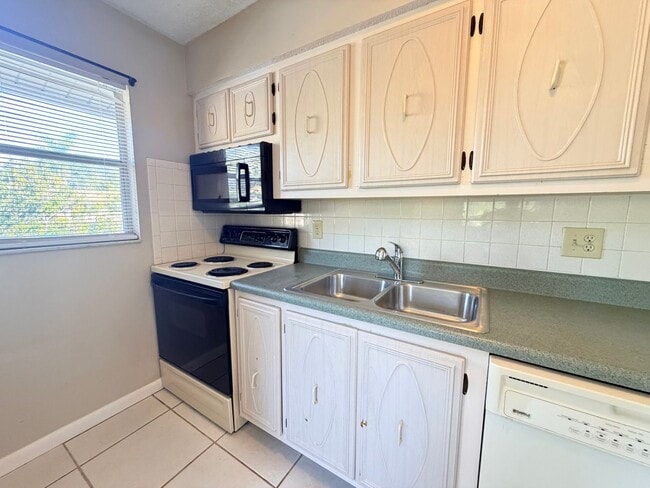 Photo - 1 Bedroom 1 Bathroom Available Now!