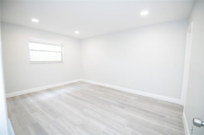 Photo - 8704 NW 35th St Unit 104