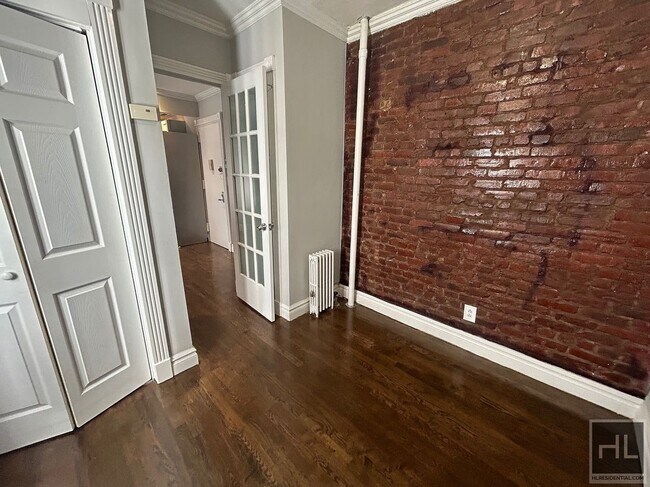 Photo - East 13th Street Unidad 5C