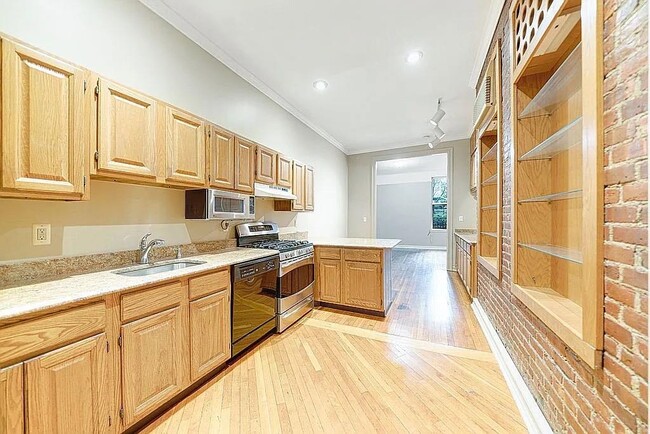 Building Photo - 807 Washington St Unit 1S