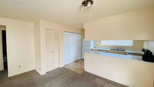 1913 Hoxie Ave Unidad C