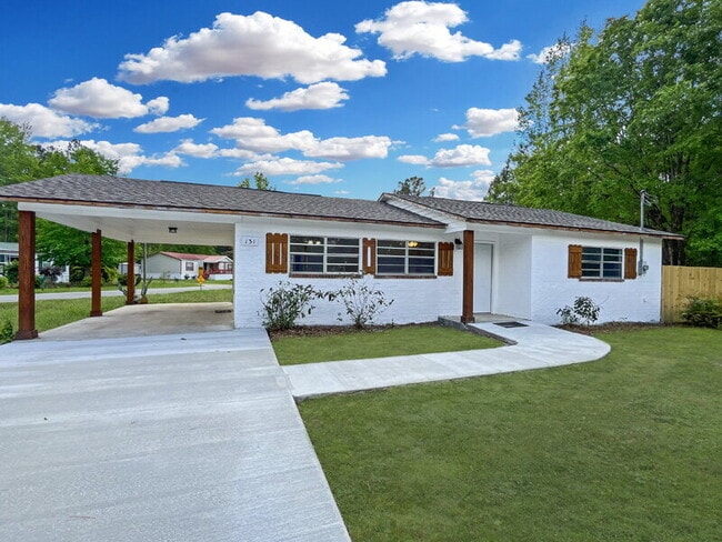Photo - 131 Garrison St