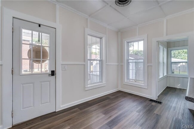 Photo - 380 Brainard St