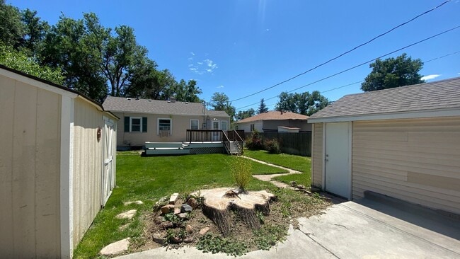 Photo - Spacious 4 Bed | 2 Bath Home Near Sloan’s ...