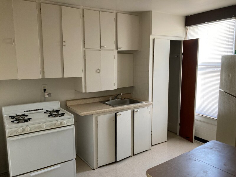 Photo - 3431 W Kilbourn Ave Unit 7