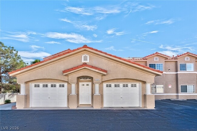 Building Photo - 3327 Erva St Unit 204