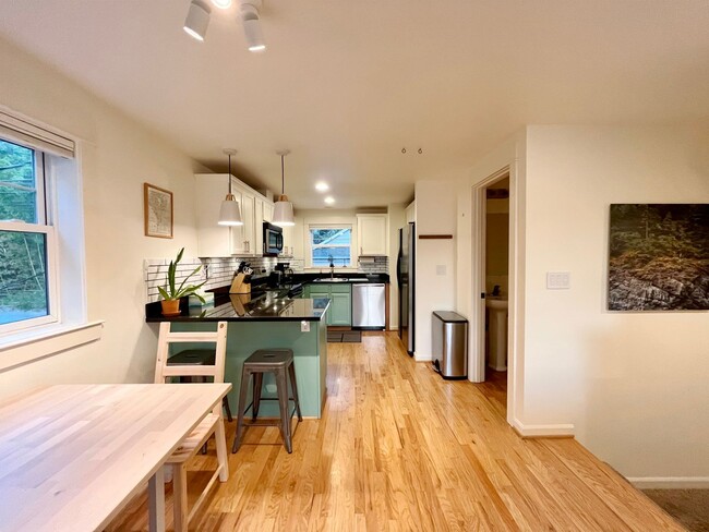 Photo - Light and Airy Townhome - Available April 10th