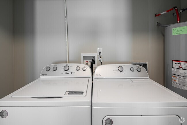 3BR, 1.5BA - 1,047SF - In-Unit Laundry