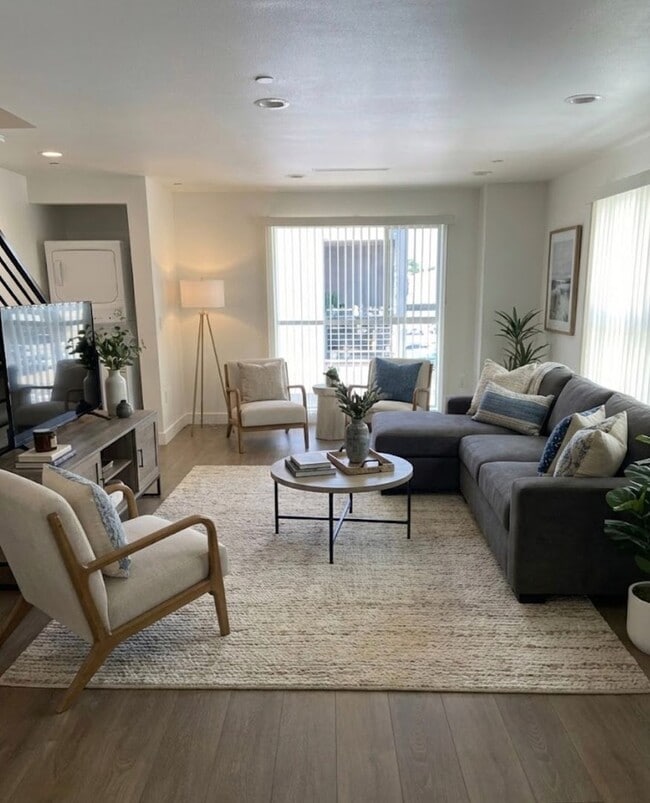 Photo - 11514 Emelita St Unit #11514