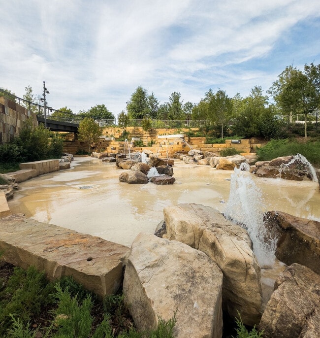 Building Photo - Meridian East Chatham