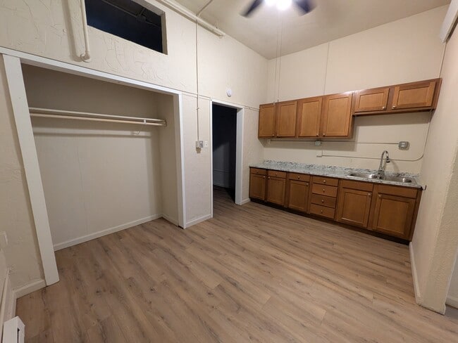 Unit 101 Kitchen - Lincoln Hotel Apartments