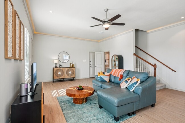 Living room - The Reserve at Red Oak