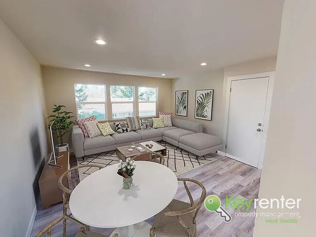 Building Photo - 7151-7153 Fauntleroy Wy SW Unit 7153