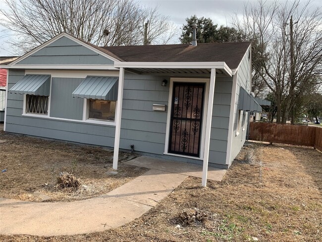 Photo - 3002 Carter St