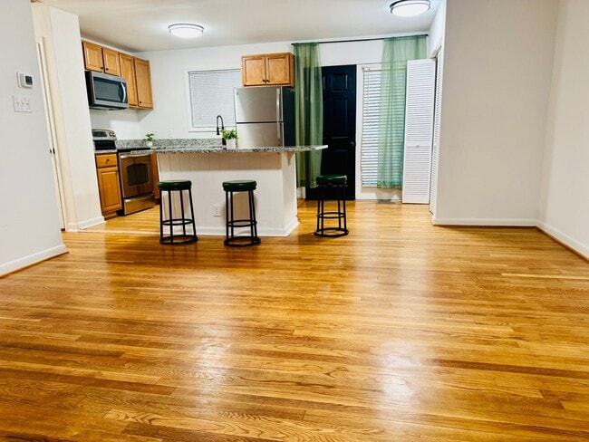 Photo - 1216 W Leigh St