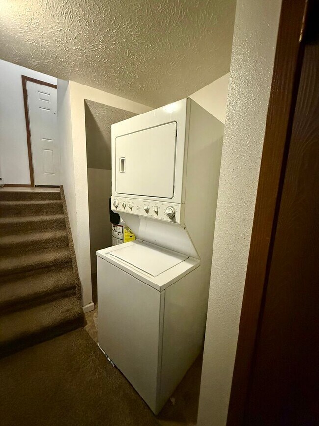 Photo - 4905 - York Duplex Unit 2