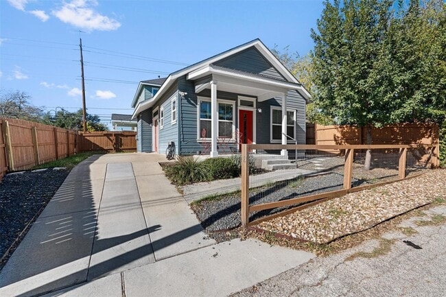 Building Photo - 1809 Chestnut Ave