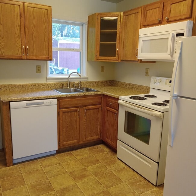 Building Photo - 309 Perry St Rental