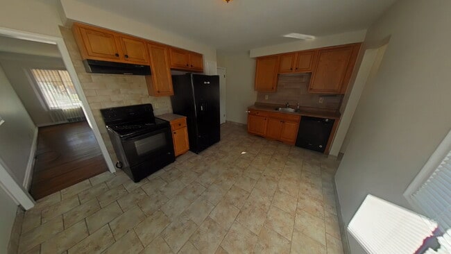 Photo - 26200 Pinehurst St