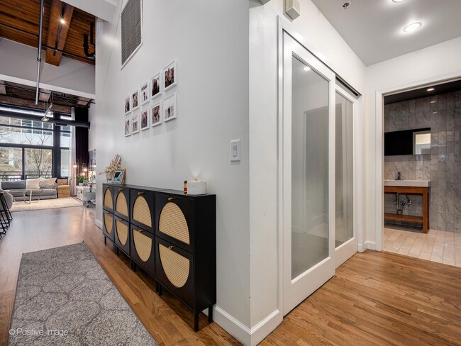 Building Photo - 525 W Superior St