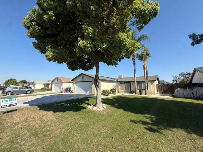 Building Photo - charming 3-bedroom, 2-bath home
