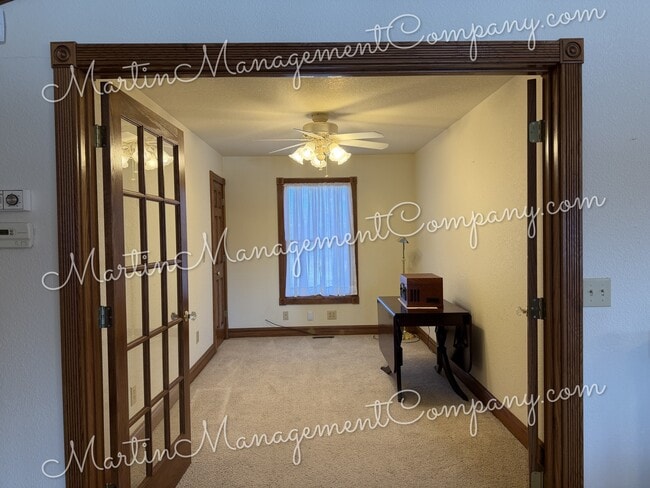 Photo - 700 Locust Ave