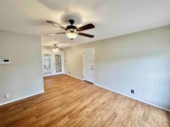 Photo - 8109 Georgian Dr