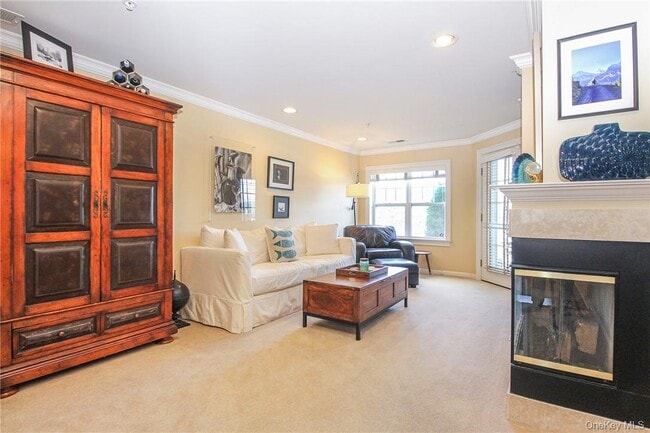 Photo - 213 Waterside Close