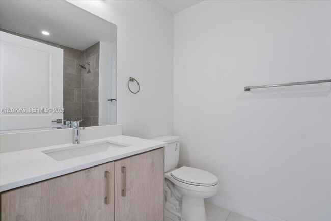 Photo - 420 SW 7th Ave Unit 201