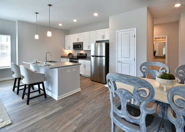 Rosewood Floorplan at Grand Oaks Apartments in Burlington, NCRosewood Floorplan at Grand Oaks Apartm