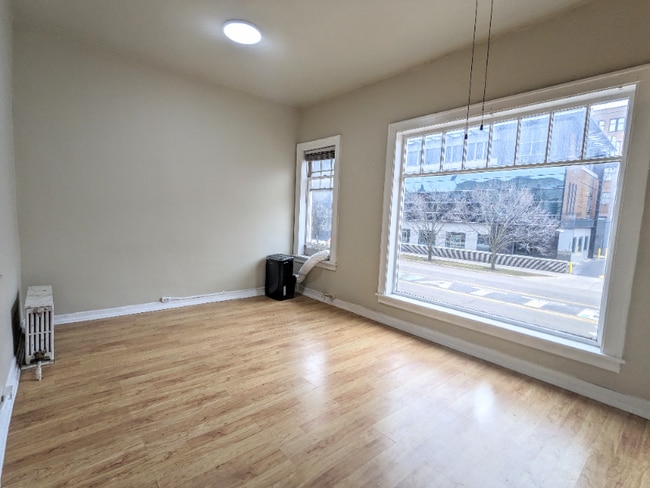 Building Photo - 346 S Rose St Rental