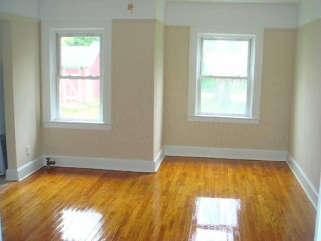 Building Photo - 18 Grove St Rental