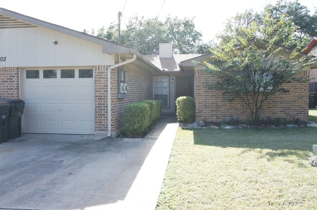 3702 Rocky Hollow Trail Unidad B