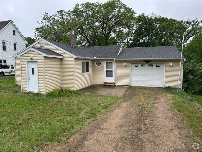 Building Photo - 18 Cedar St SE Rental