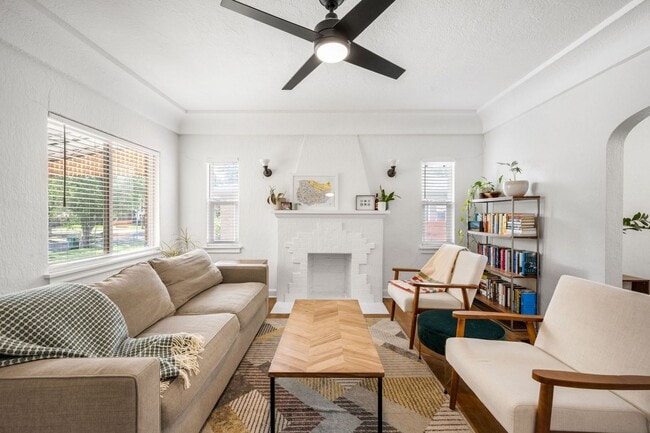 Photo - 3719 Wyandot St